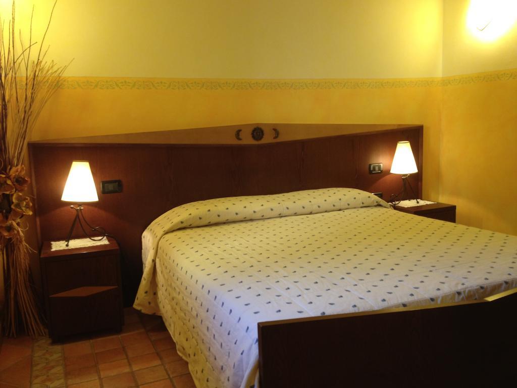Casa Del Colombaio San Gimignano Room photo